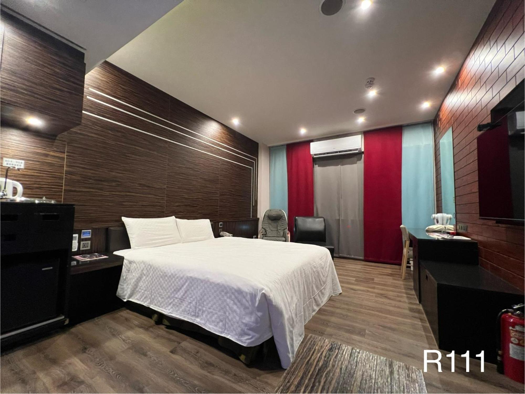 Catwalk Motel -Tainan Exterior foto