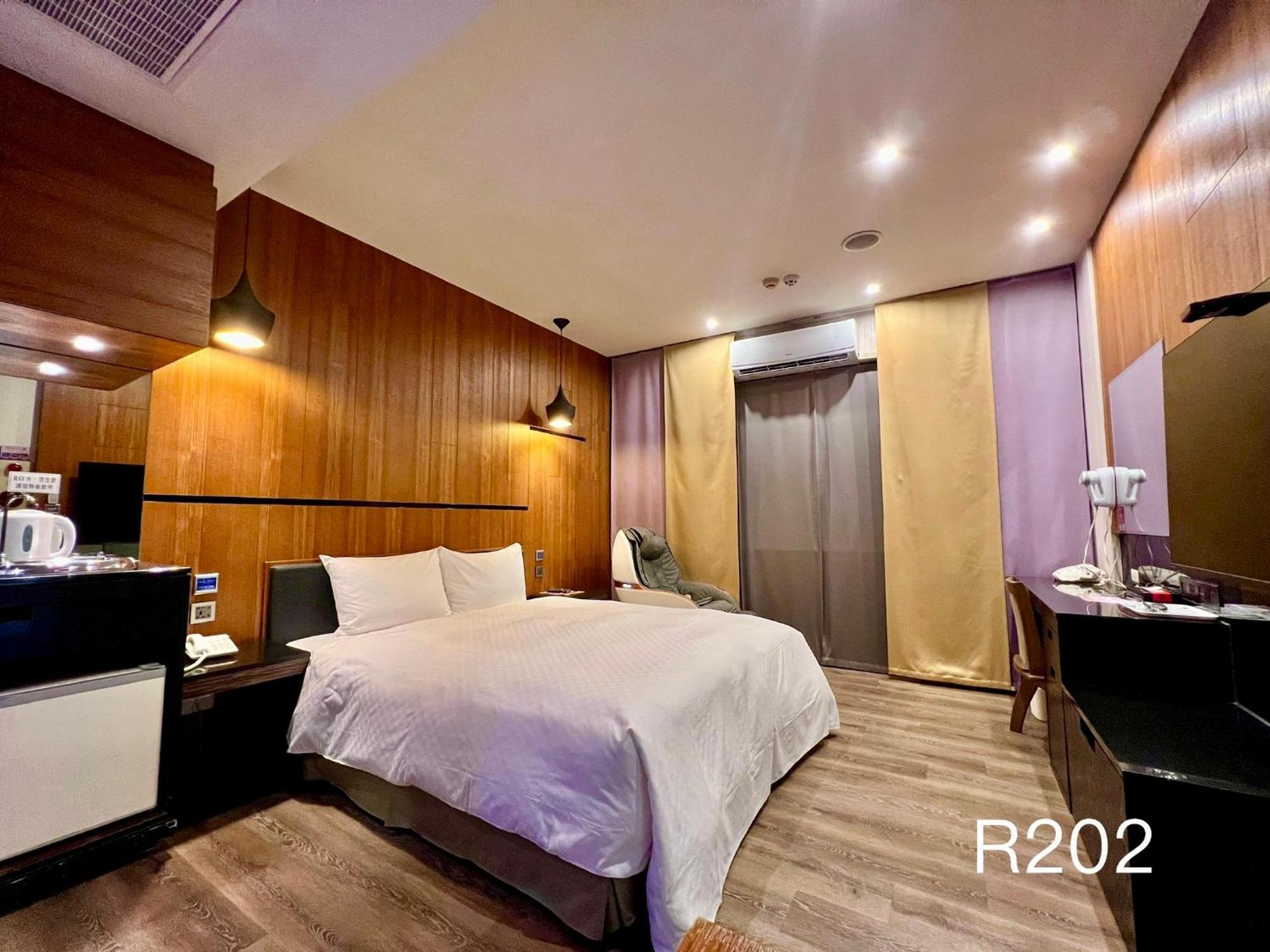 Catwalk Motel -Tainan Exterior foto