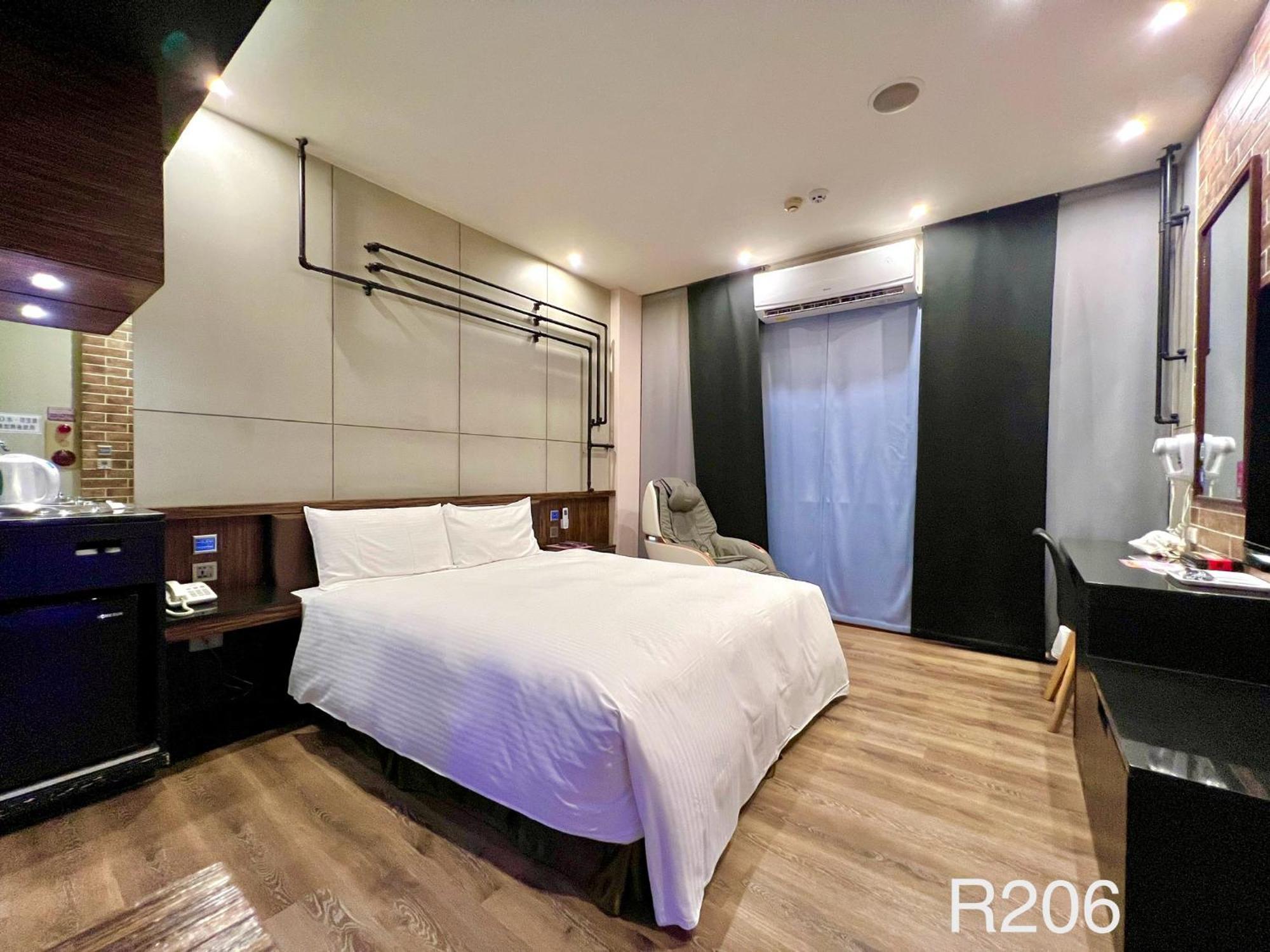 Catwalk Motel -Tainan Exterior foto