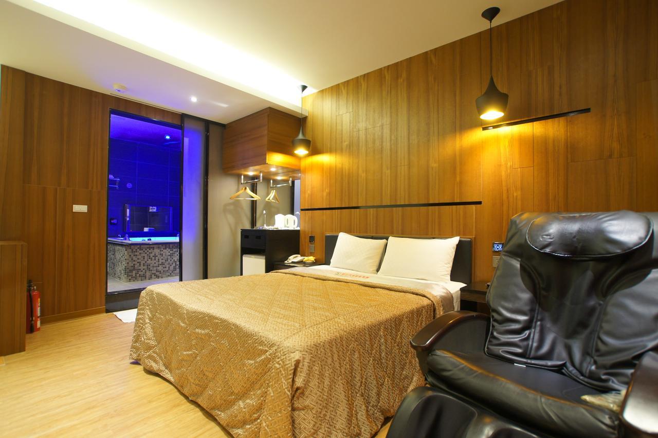 Catwalk Motel -Tainan Exterior foto